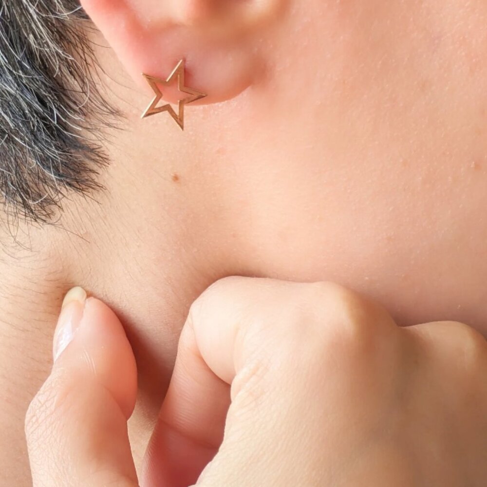 18k Yellow Twilight Gold Star Earrings